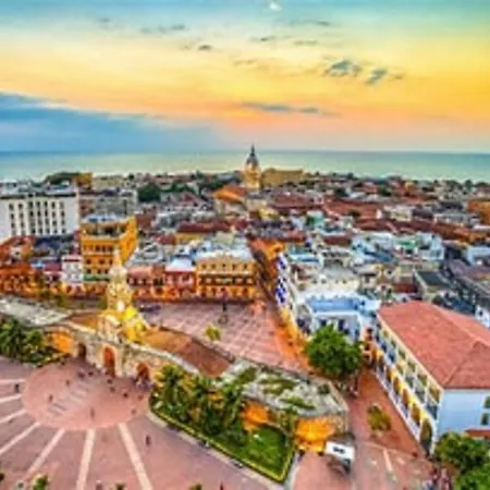 Tr-a1d De Doble Cerca Al Castillo De San Felipe Con Piscina, Aire Acondicionado Y Wifi