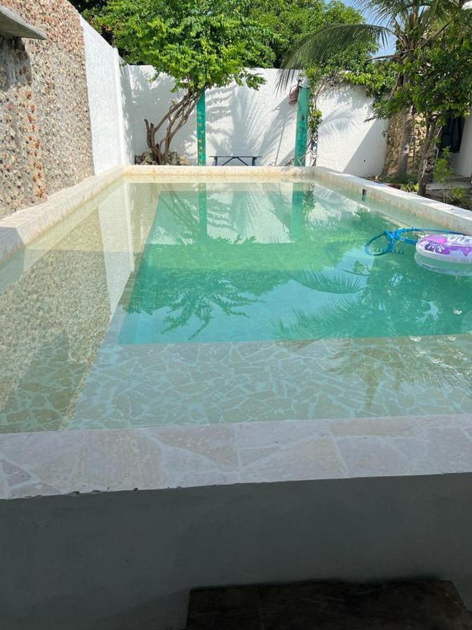 Apartamento Tr-a1d De Doble Cerca Al Castillo De San Felipe Con Piscina, Aire Acondicionado Y Wifi *